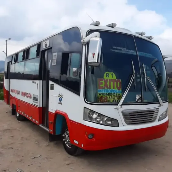 Vendo / Permuto Hino 500 Modelo 2014 Publico