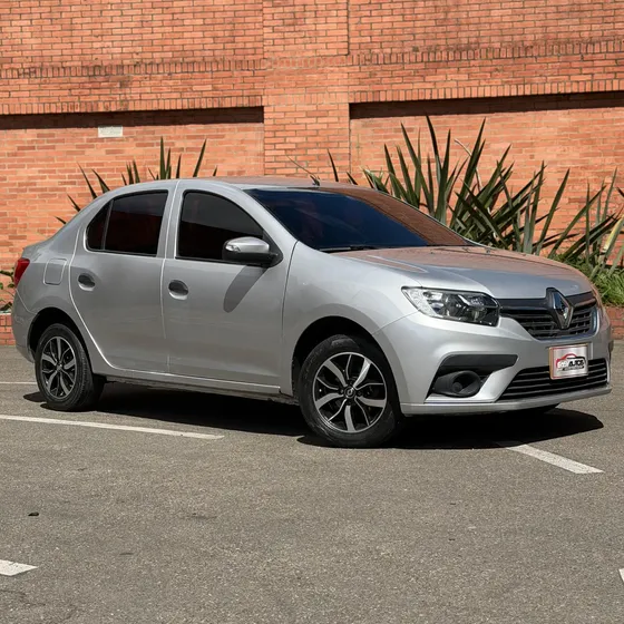 Renault Logan 2022 1.6 Expression / Life +