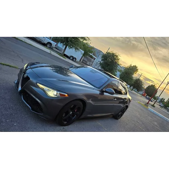 Alfa Romeo Giulia 2.0 Ti At