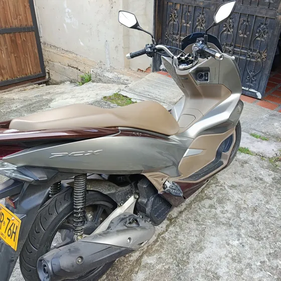 Honda Pcx 150 Deluxe 2023, 27.000 Km, Al Día Y Negociable