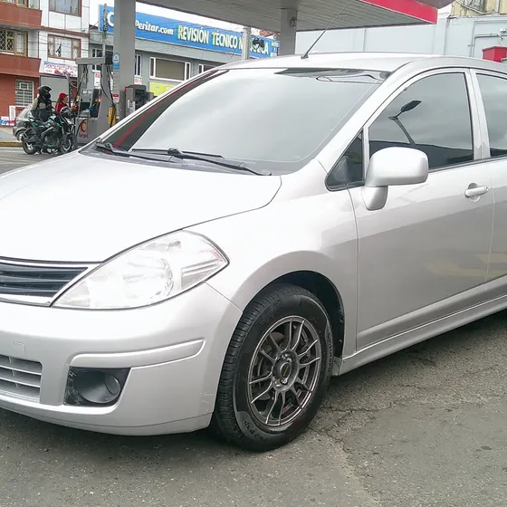 Nissan Tiida 2013 1.6