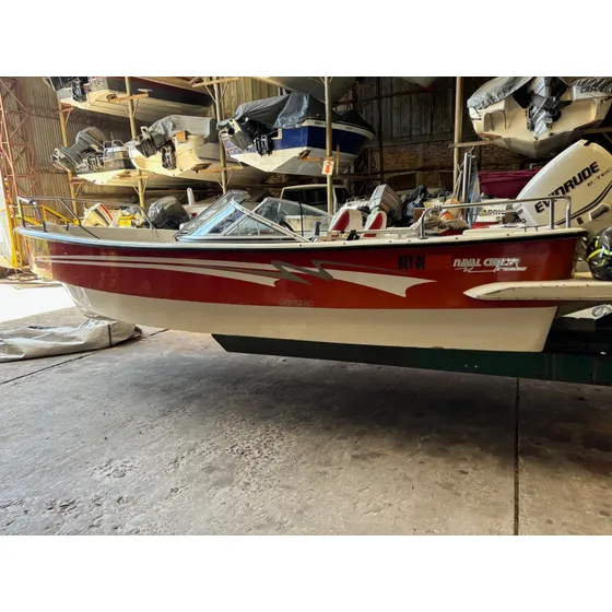 Traker Naval Centeer 520 Evinrude E-tec 90 Hp
