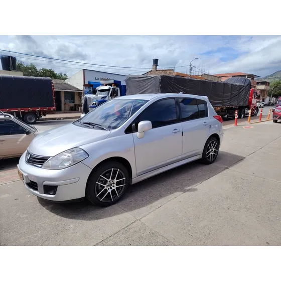 Nissan Tiida Tekna