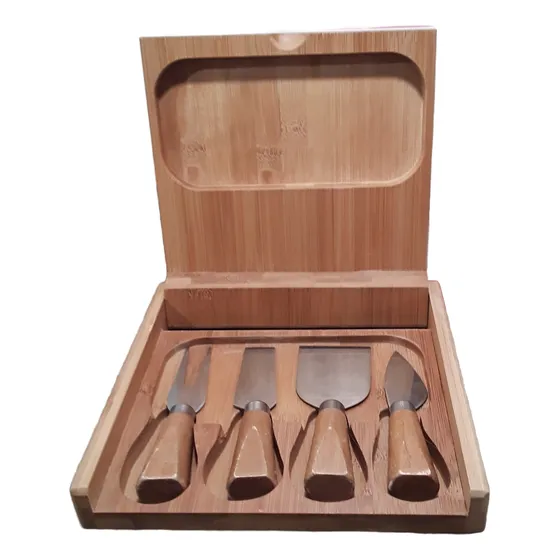 Juego De Tabla De Quesos En Madera Con Sus Cuchillos