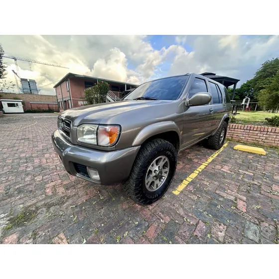 Nissan Pathfinder 3.3 R50 Lux
