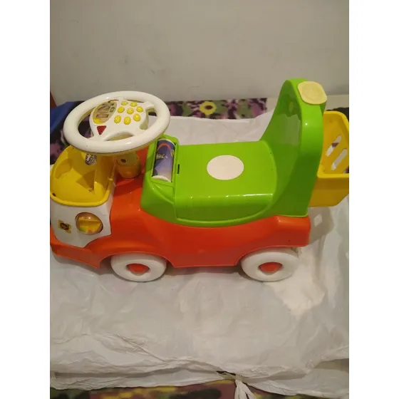 Carro Con Ruedas Para Niño. Usado