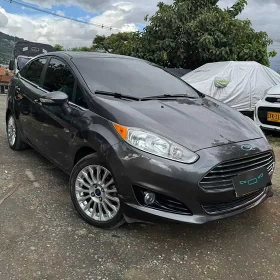 Ford Fiesta 2015 1.6 Titanium At