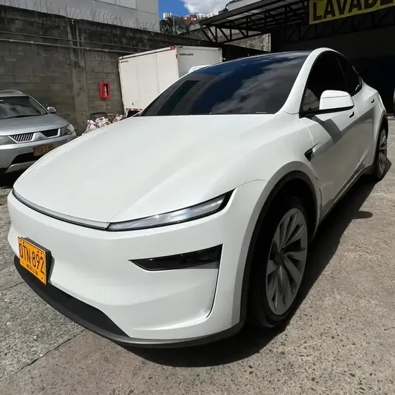 Tesla Model Y 2026 0.0 Rwd