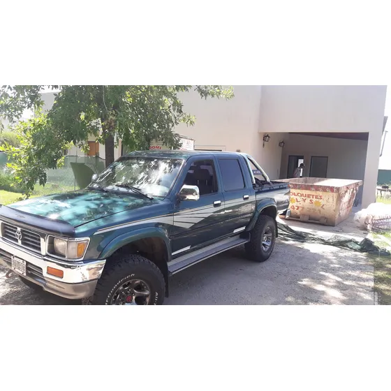 Toyota Hilux 2.8 D/cab 4x4 D Sr5