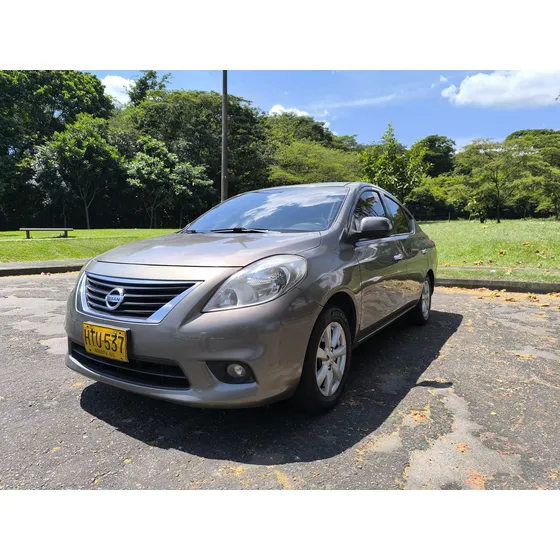 Nissan Versa 1.6 Advance