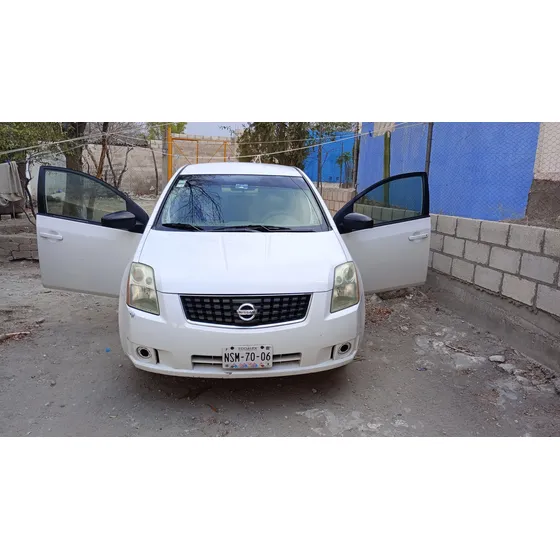 Nissan Sentra 2.0 Custom Cvt