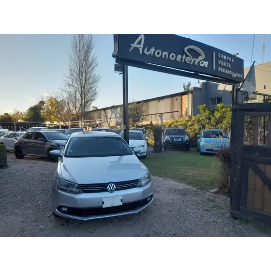 Volkswagen Vento 2.5 Luxury 170cv