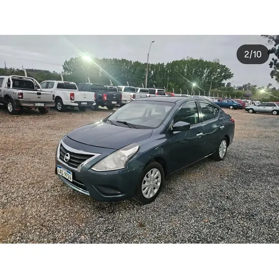 Nissan Versa 1.6 Advance At Sedán