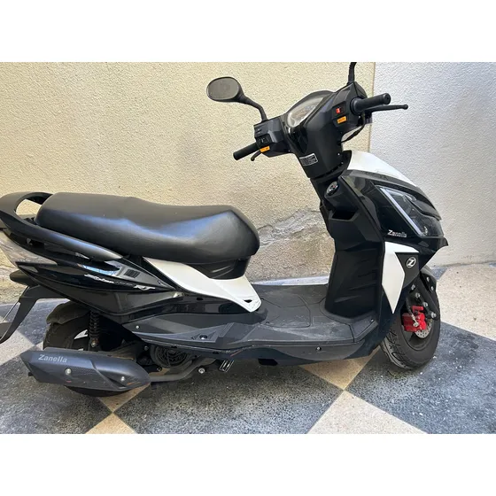 Scooter En Buen Estado, Pronta Para Transferir