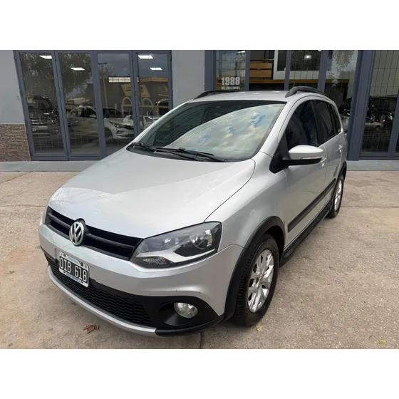 Volkswagen Suran Cross 1.6 Highline 101cv