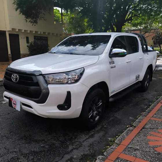 Toyota Hilux 2023 2.4 Diésel 4x4