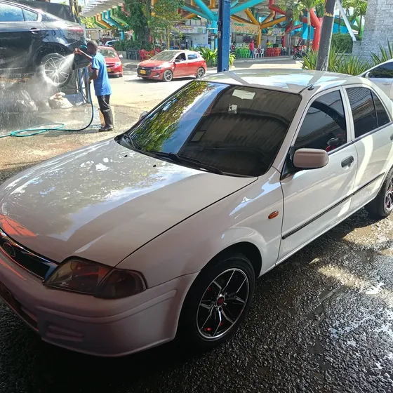 Ford Laser 2002 1.3 Glx 1fln3m