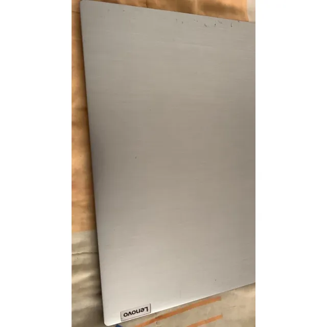 Laptop Lenovo Ideapad 3 Sin Detalles