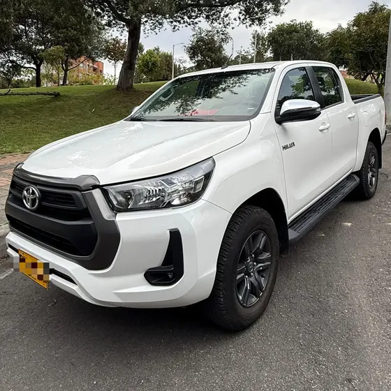 Toyota Hilux 2024 2.4 Diésel 4x4