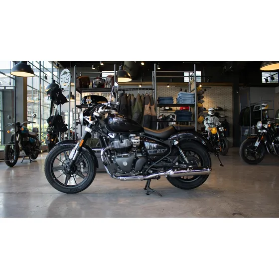 Royal Enfield Super Meteor 650 Astral Black 1° Servicegratis
