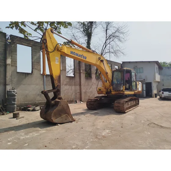 Escavadeira Komatsu Pc 200 