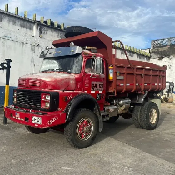 Mercedez Benz Lk 131 1988 5.7 Mt Volqueta 