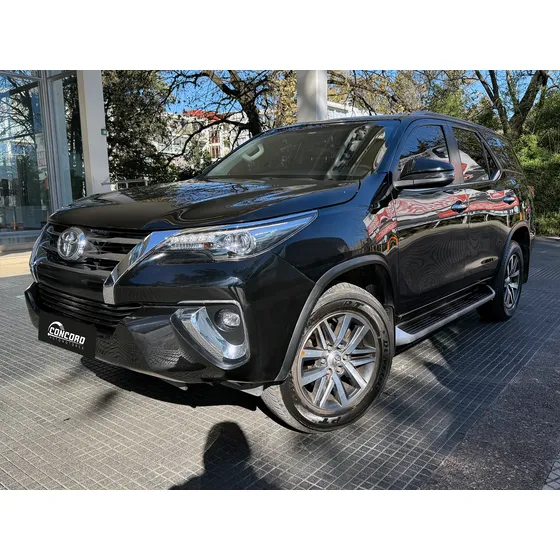 Toyota Hilux Sw4 2.8 Srx 177cv 4x4 7as At