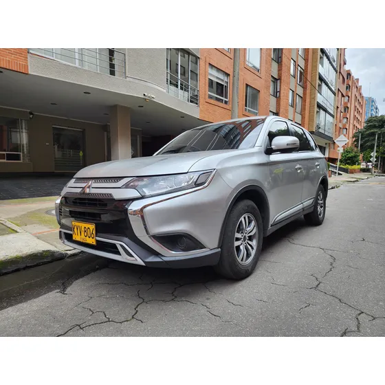 Mitsubishi Outlander Kaiteki At 2.4 Cc 2022