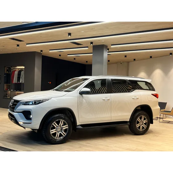 Toyota Fortuner 2.8 Diesel Sr 4x2 At