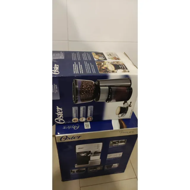 Cafetera Prima Latte + Molinillo Oster