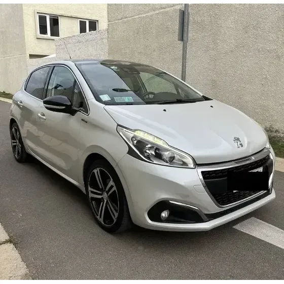 Peugeot 208 2016