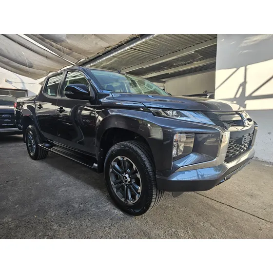 Mitsubishi L200 2.4 Cd Gls 4x4 At