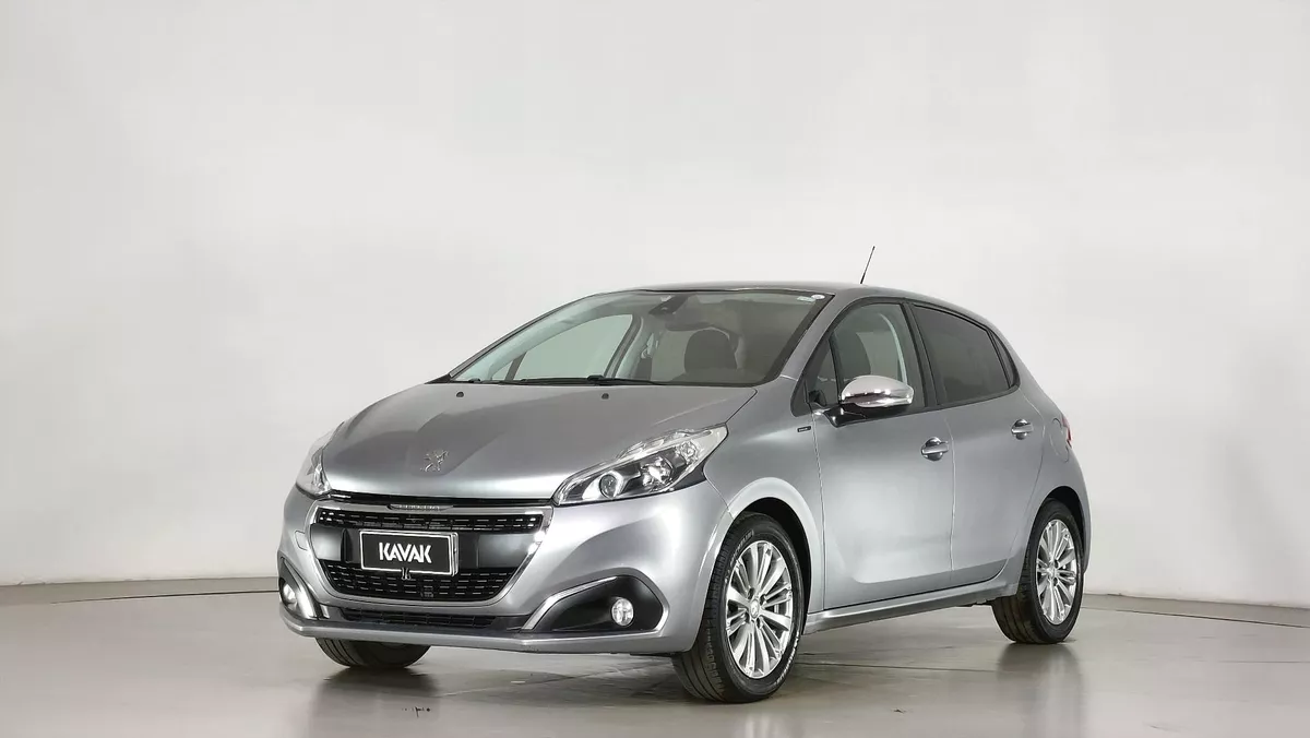 Peugeot 208 1.2 Puretech Signature Mt