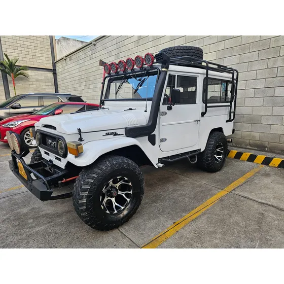 Toyota Land Cruiser 3.5 Fj43