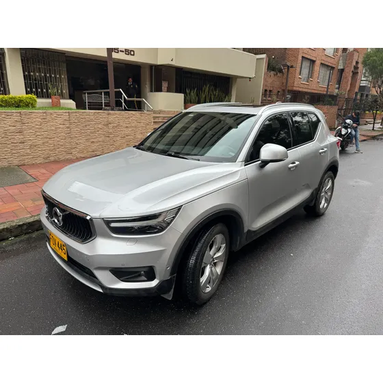 Volvo Xc40 2.0 D4 Awd Momentum