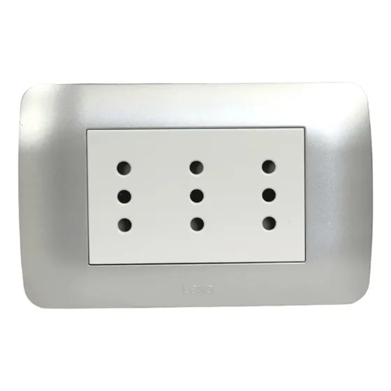 Enchufe Hembra Triple 2p+t 10a Plata Armado - Lexo Color Plateado