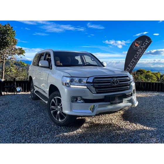 Toyota Land Cruiser 200 Gxr