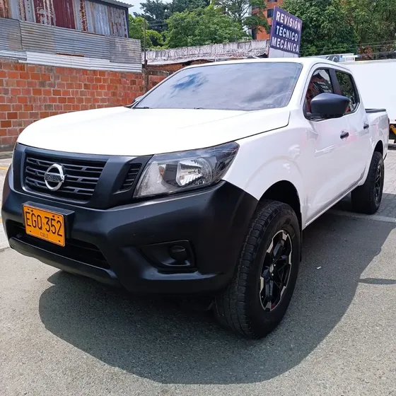 Nissan Np300 Frontier 2019 Doble Cabina 4x2 Gasolina