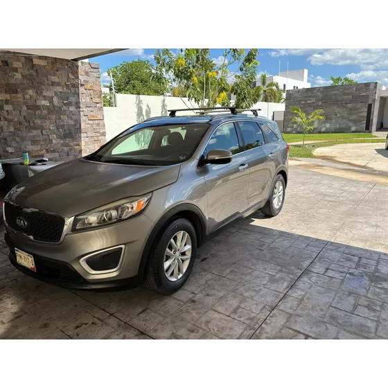 Kia Sorento 2.4 L4 Lx Tela 7 Pasajeros At