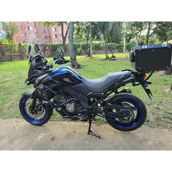 Suzuki Vstrom 650 Xt 2023 Negra Como Nueva Unico Dueño