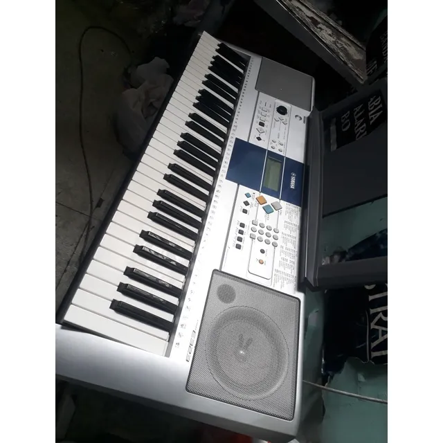 Teclado Piano Yamaha Psr E323 5 Octavas Sensitivo Leer