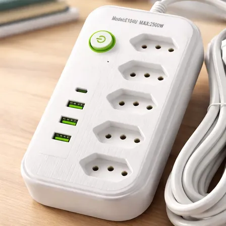 Extensão 5 Tomadas E 3 Usb 1 Pd Led Power Bivolt Branco 127/220v