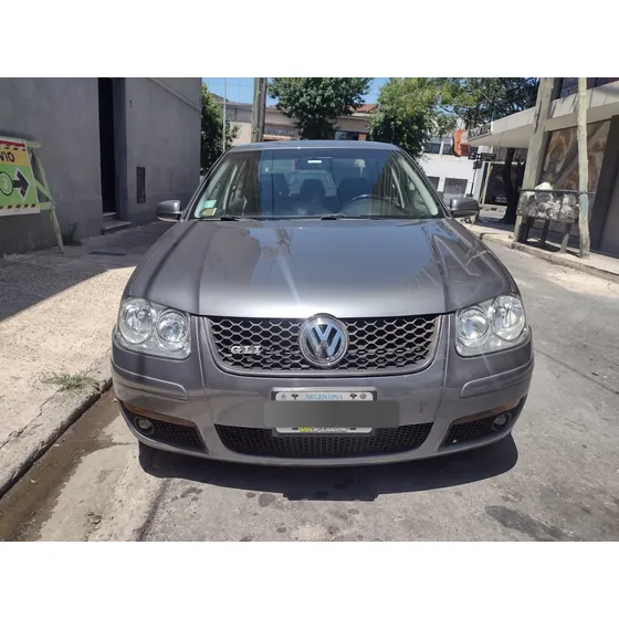 Volkswagen Bora 1.8 Highline T 180cv Cuero