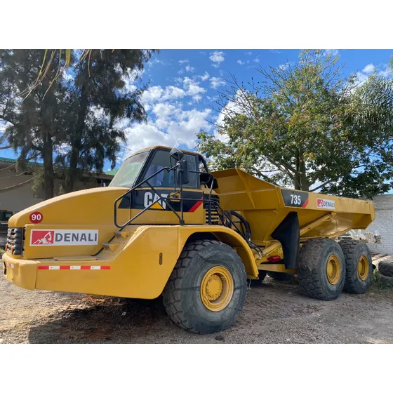 Camión Articulado Caterpillar 735