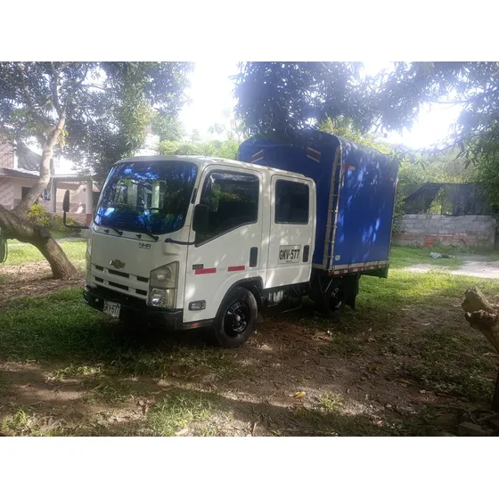 Chevrolet Nhr Doble Cabina