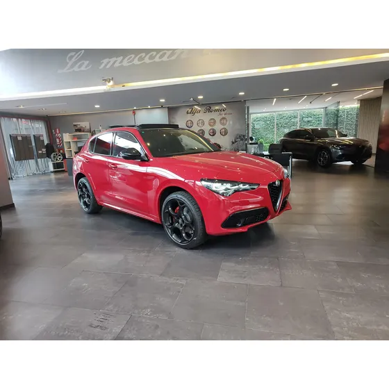 Alfa Romeo Stelvio 2.0 280cv At Q4 Veloce