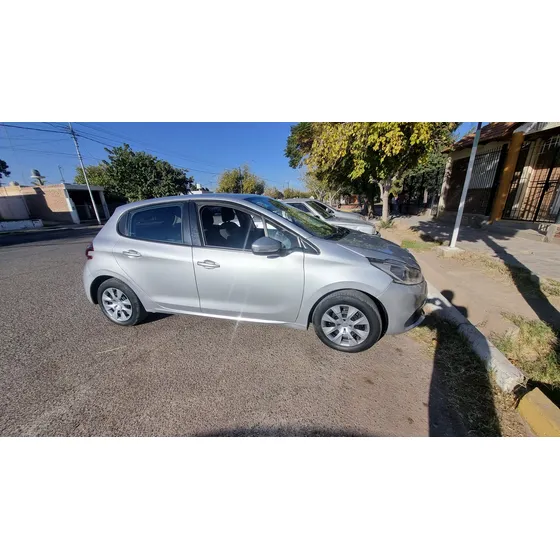 Peugeot 208 1.6 Active