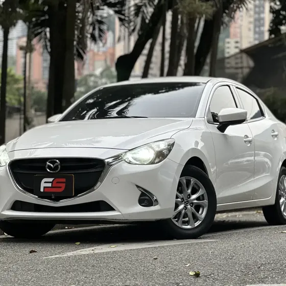 Mazda 2 2020 Touring Sedan Mt