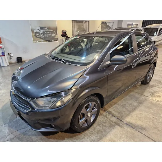 Chevrolet Onix -chocado-