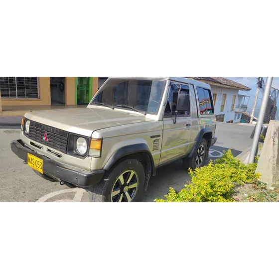 Mitsubishi Montero 2.6 L042 Cabinado